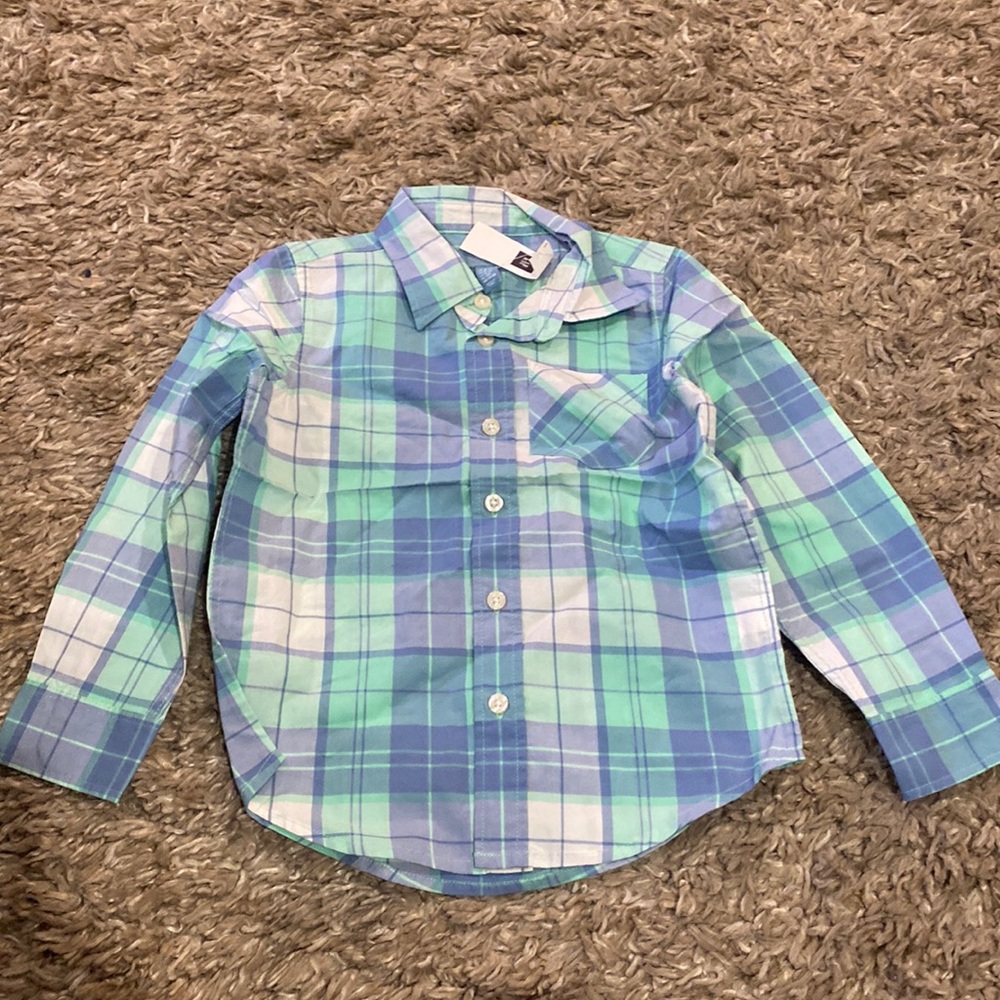 NWT gap boys shirt size 5 years